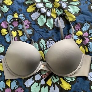 Sexy illusions push upbra Victoria Secret